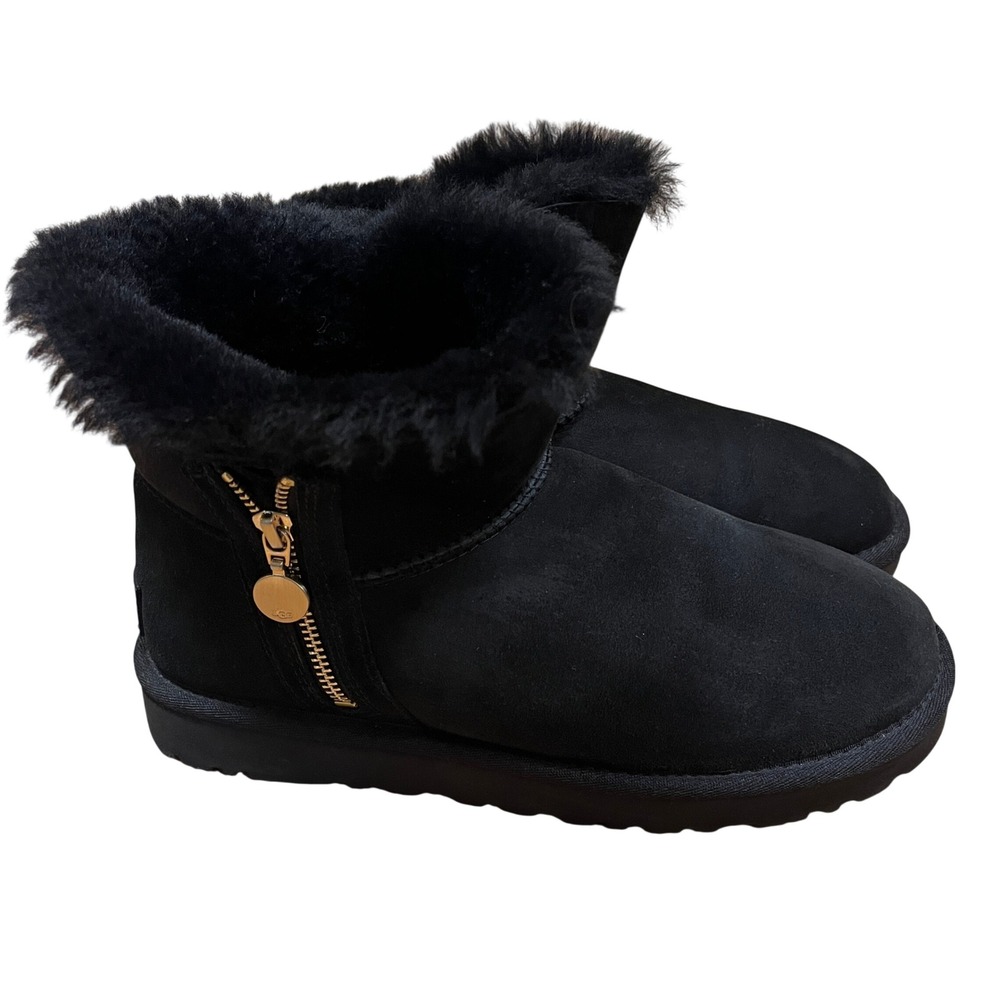UGG Bailey Zip Mini Boots 9 Black Suede Sheepskin Ankle Cozy Shearling Luxury